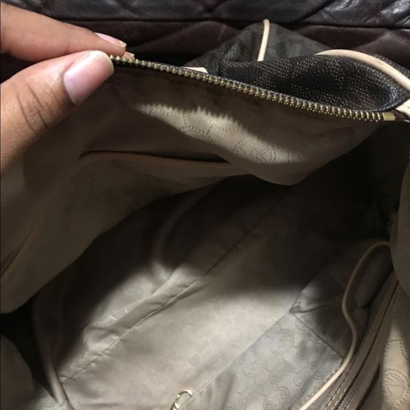 MICHAEL KORS PURSE - Picture 3 of 3